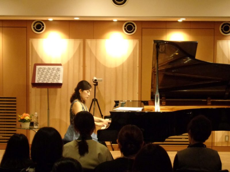 11月9日(日)ピアノ名曲コンサートが開催されました